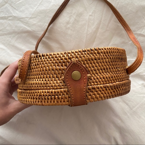 Round rattan handbag - Picture 2 of 3